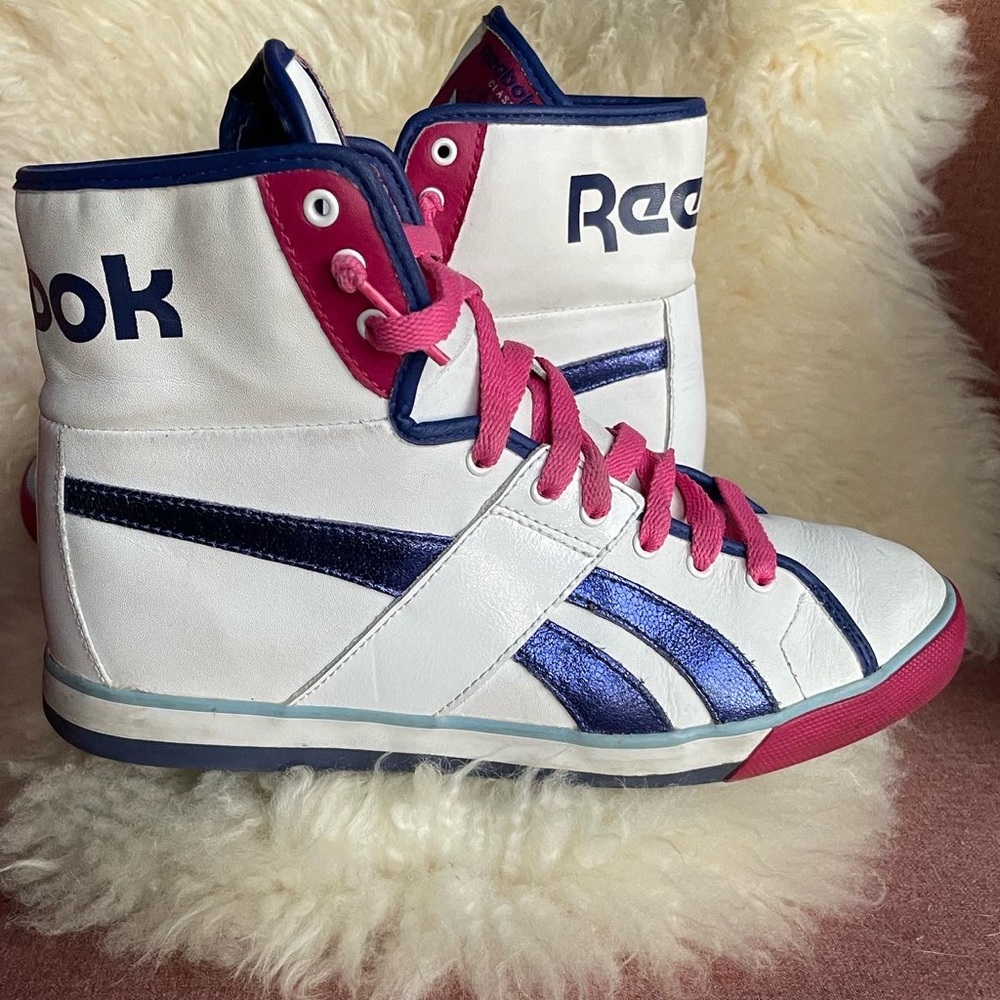 ✨ SOLD✨✔️✔️top down sneakers  white pink and purple 🤍💗💜 size 6.5